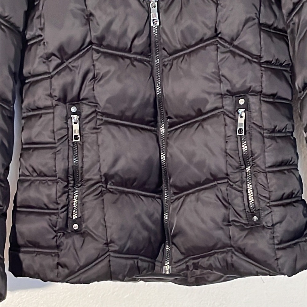 Nautica Black Puffer Jacket, Water Resistant, Size Medium, Like New - Picture 4 of 14